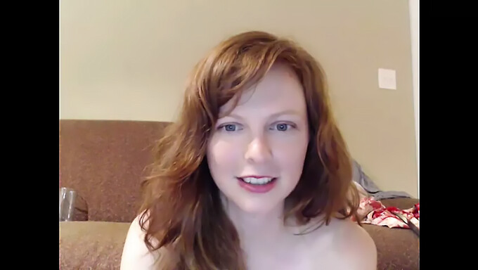 Session Webcam D'Une Adolescente Rousse (18+)