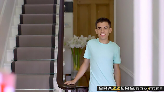 Ebben A Kemény Videóban A Brazzers Sztárjai Átveszik Az Irányítást.