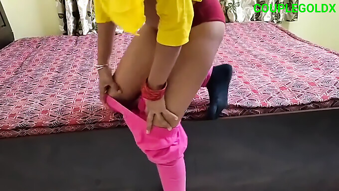 Video Masturbasi Komal Bhabhi.