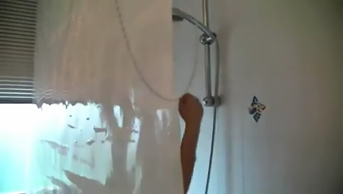 Couple Amateur Filme Le Sexe Dans La Salle De Bain