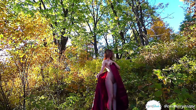 Dar Un Paseo Por El Bosque Lleva A Un Sexo Intenso Al Aire Libre